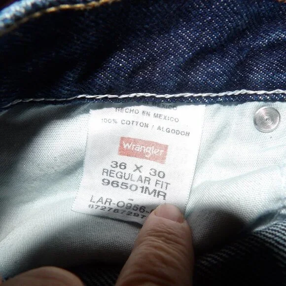 Men's Wrangler Regular Fit Straight Leg Jeans Sz 36/30 - Picture 8 of 8
